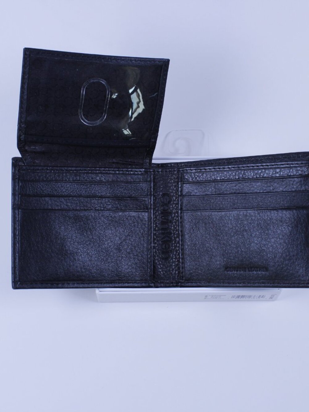 Calvin Klein Leather Wallet with RFID Protection – New in Box - Picture 4 of 9